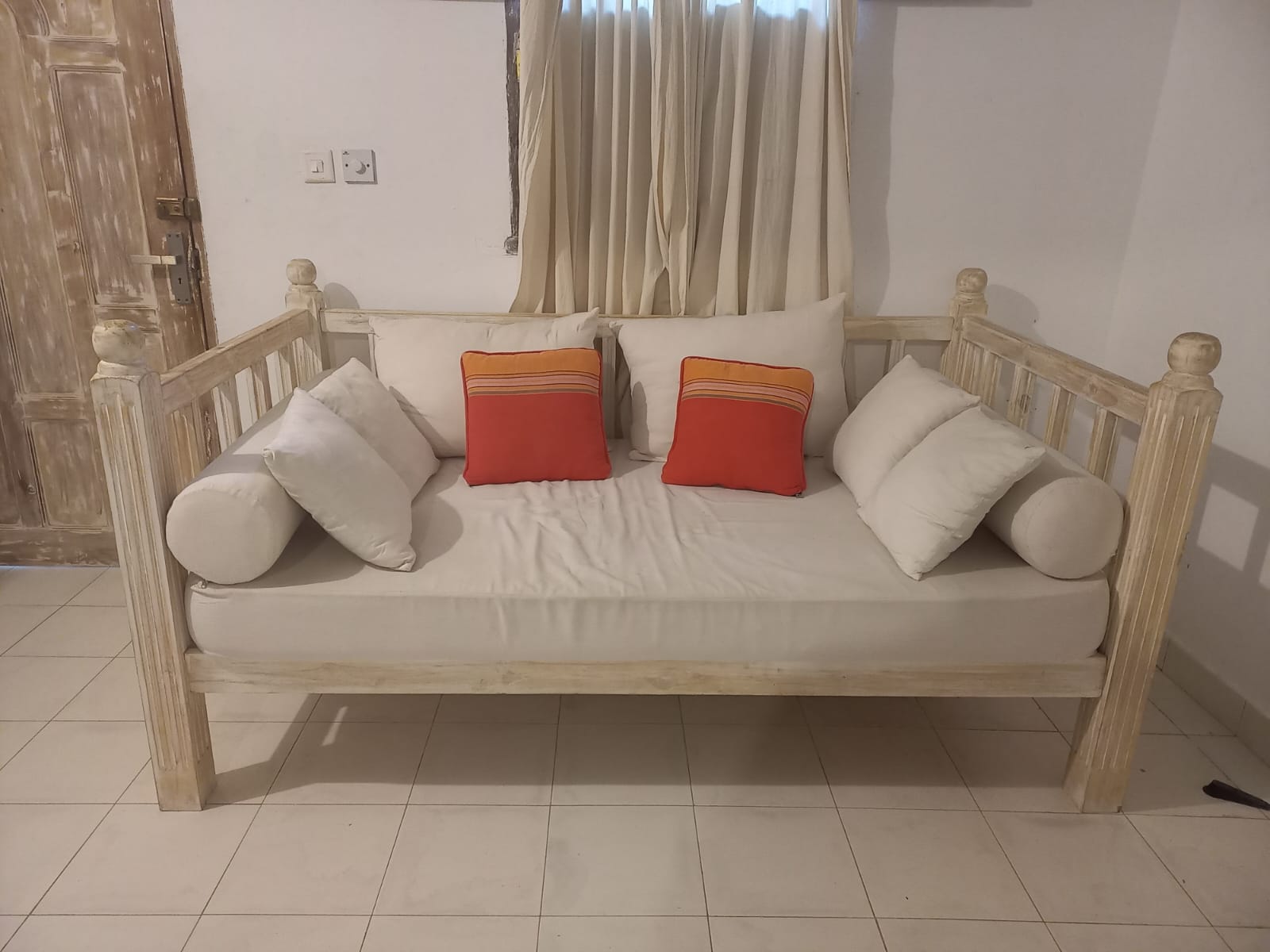 Swahili Daybed 1